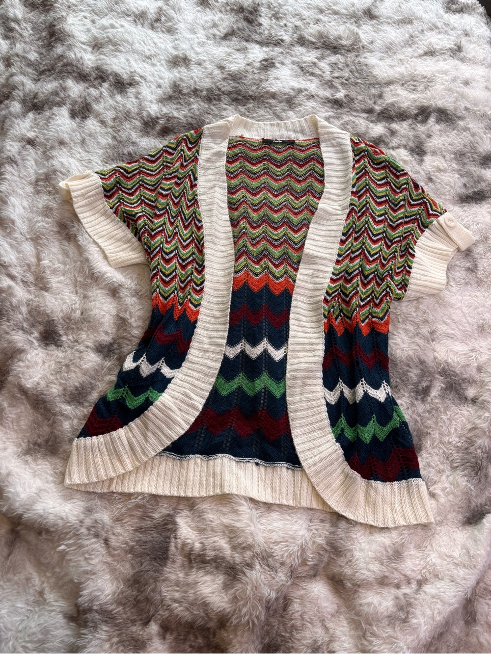 Papaya Multicolor Chevron Short-Sleeve Cardigan with white Trim